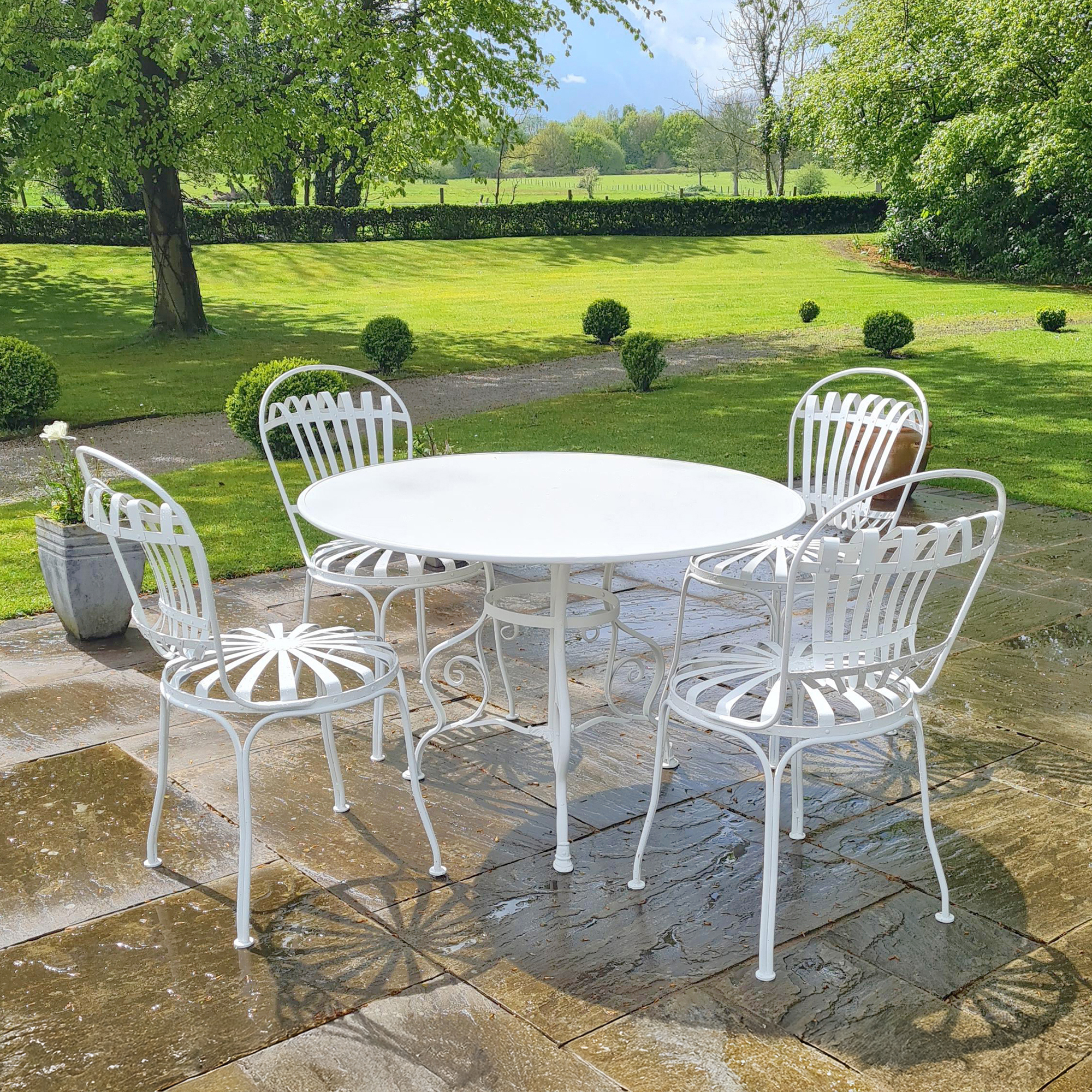 Bespoke Garden Dining Furniture | Heritage Handmade Garden Collections